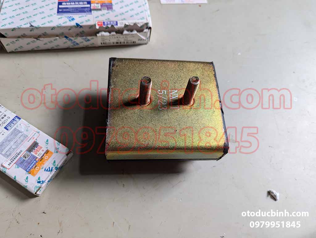 Chân máy trước Thaco DFHB vuông YC6A