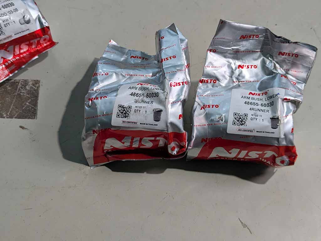 Cao su giằng cầu sau Toyota Land Cruiser Prado 2003-2008 4871035050, 48710-35050