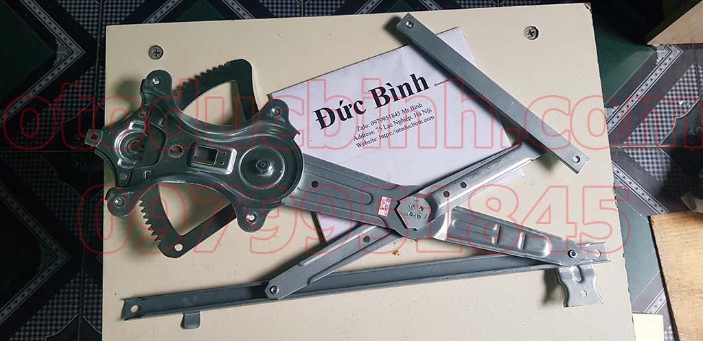 Compa nâng kính Toyota Hiace