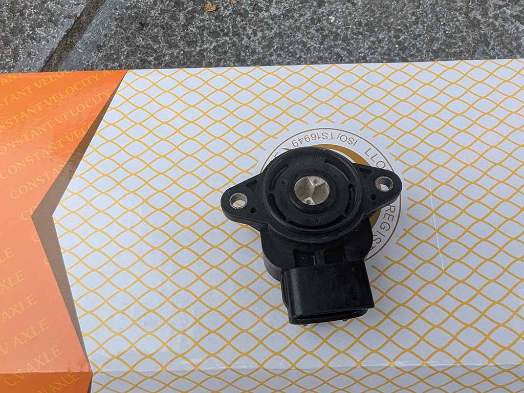 Cảm biến vị trí bướm ga Toyota Zace