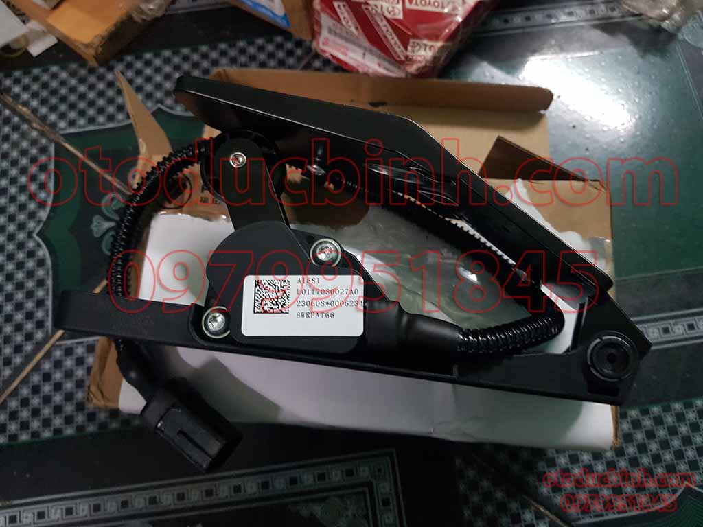 Bàn đạp chân ga liền cảm biến Thaco Ollin 350 ,700 ,345,720,120 ,700 E4 NEW