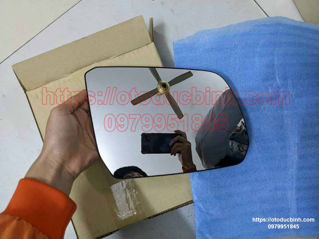 Mặt gương chiếu hậu Ford Everest 2022