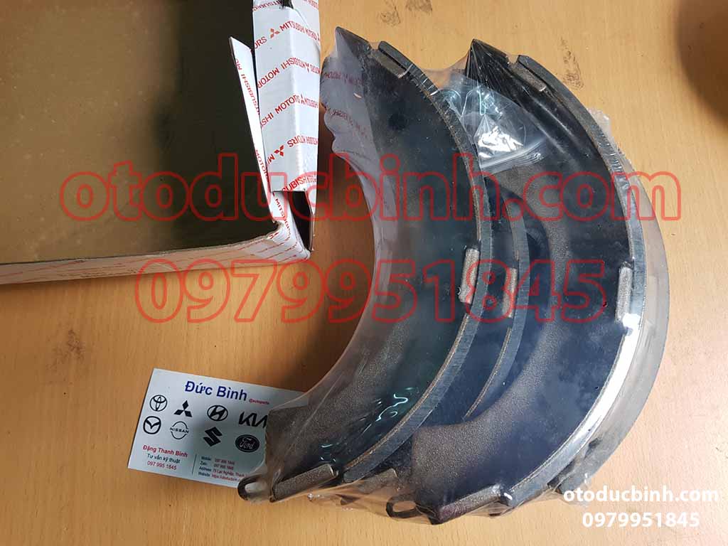 Guốc phanh sau Mitsubishi Pajero V31 - V33 - V43