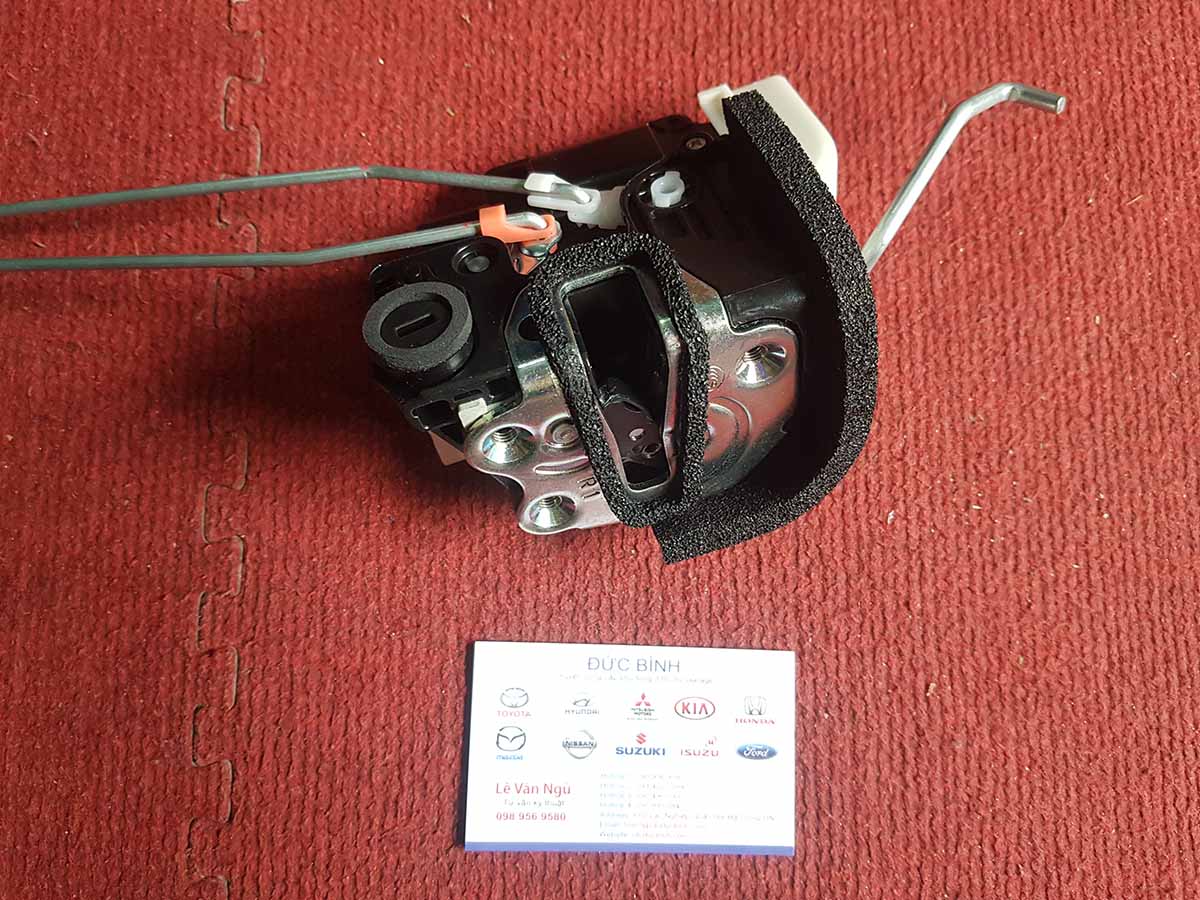 Ổ khoá ngậm cửa Kia Morning 813101y030