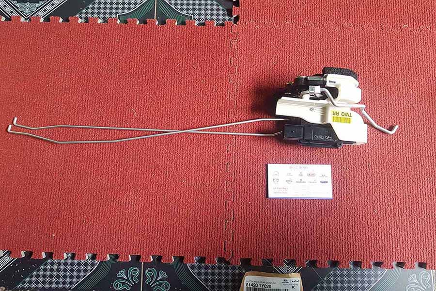 Ổ khoá ngậm cửa Kia Morning 813101y030
