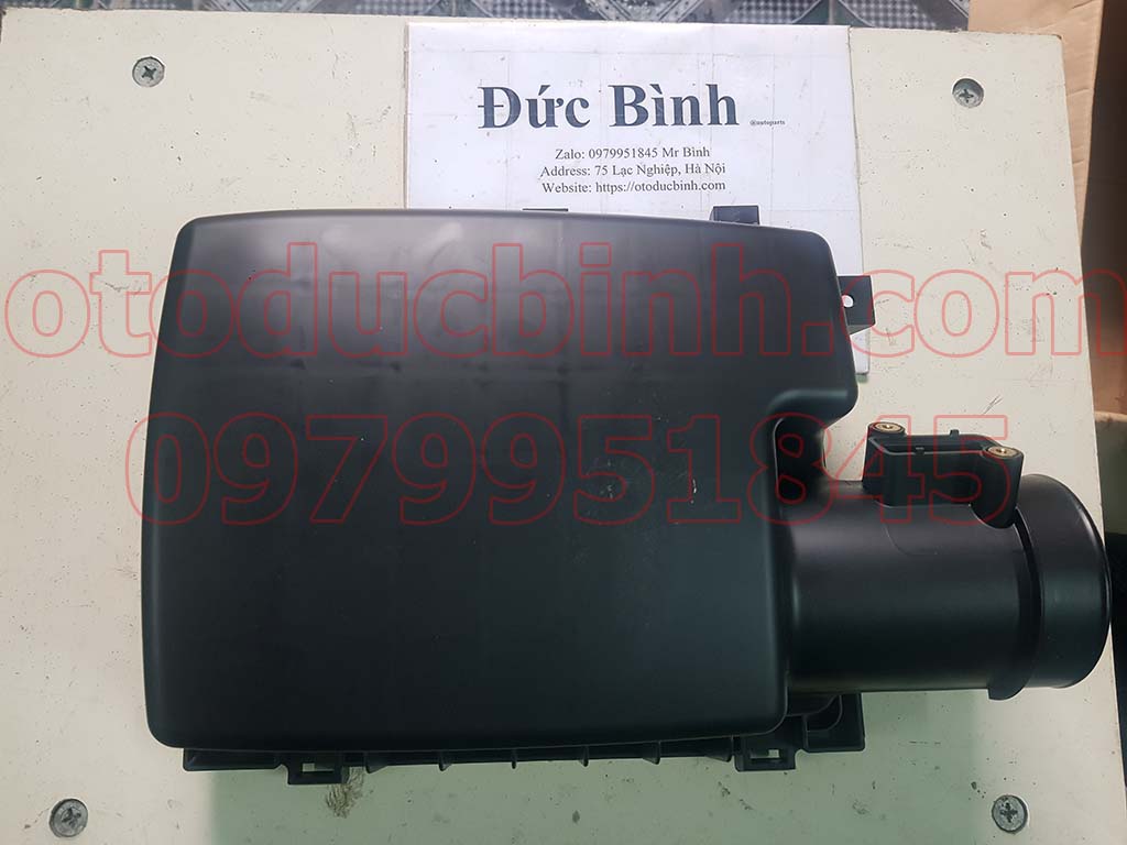 Nắp trên hộp lọc gió Nissan Navara D23T