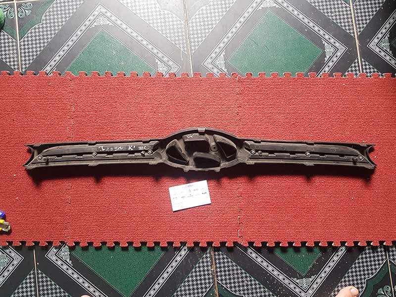 Mặt ca lăng không mạ Hyundai Grand i10 86350b4010