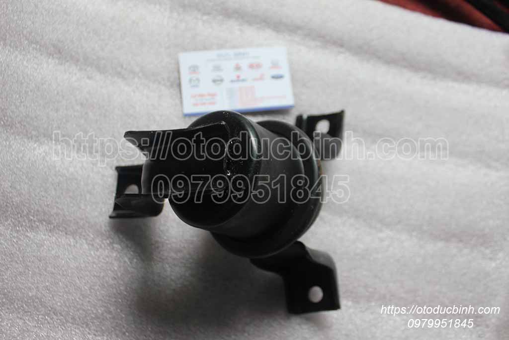 Chân máy phải Mitsubishi Lancer mr403666