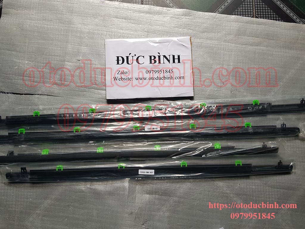 Nẹp chân kính ngoài Honda CRV 2007-2011