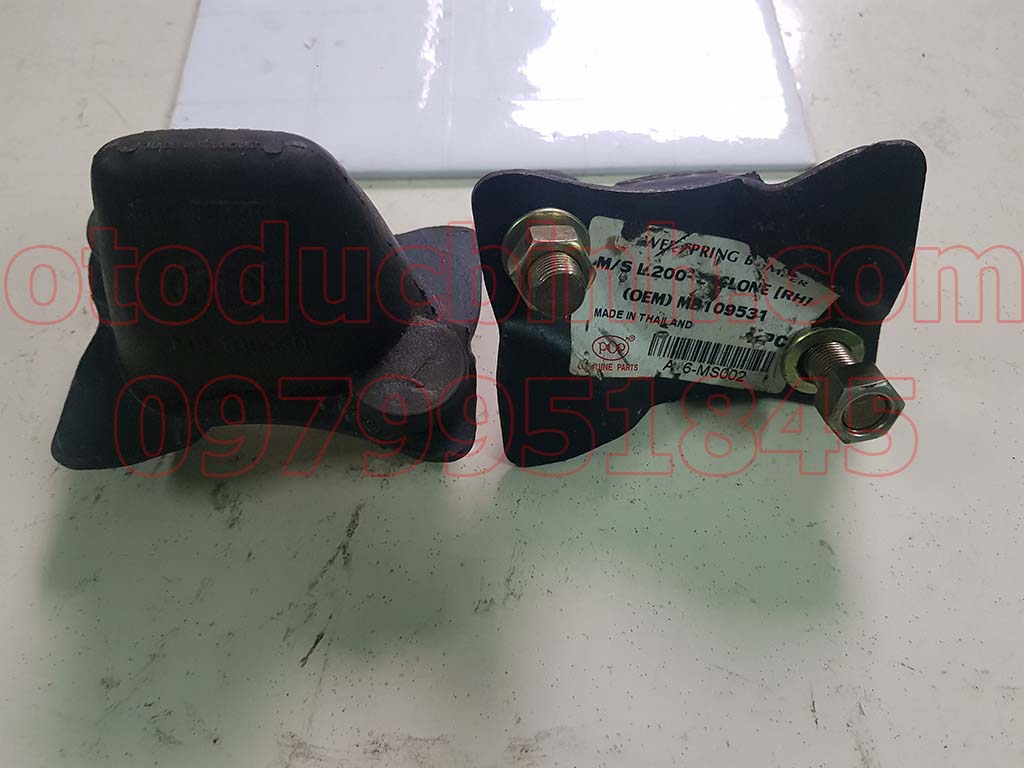 Tăm bông càng Y Mitsubishi Jolie