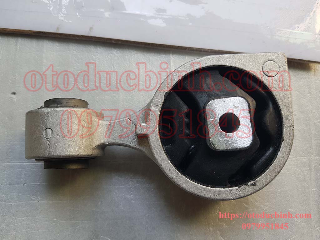 Chân treo đầu máy Nissan Teana 2007-2013