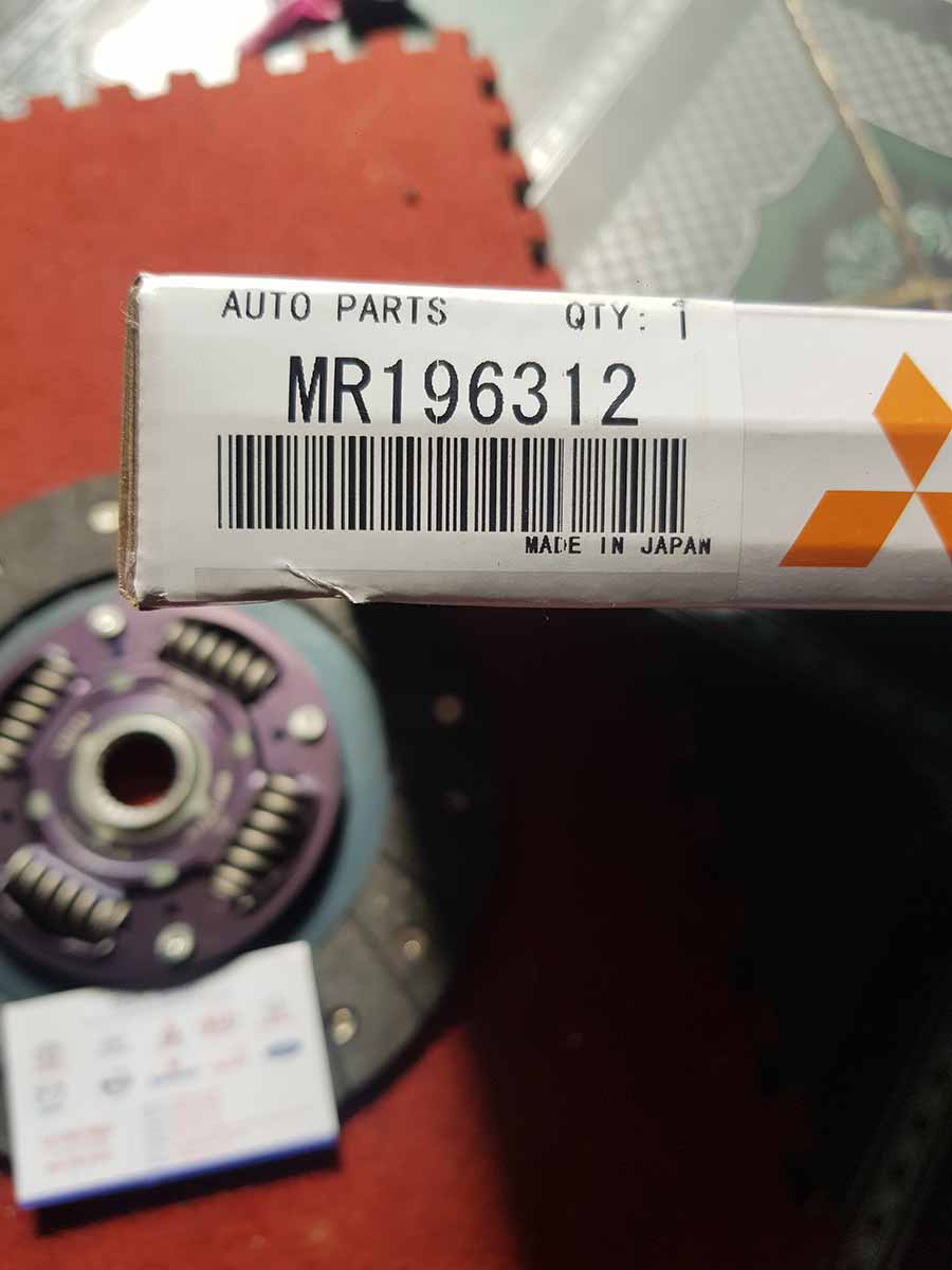 Lá côn Mitsubishi Zinger MR196312