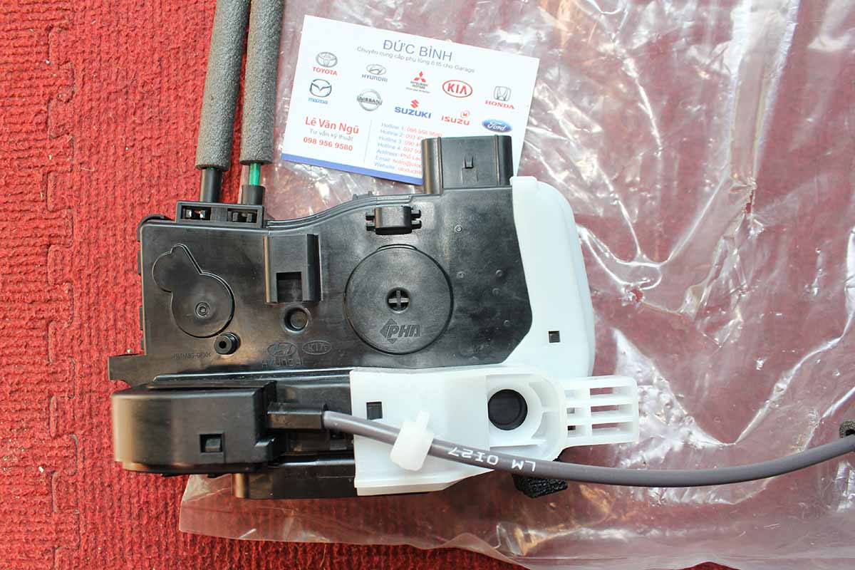 Ổ khoá ngậm cửa sau lái Tucson 81320D3000