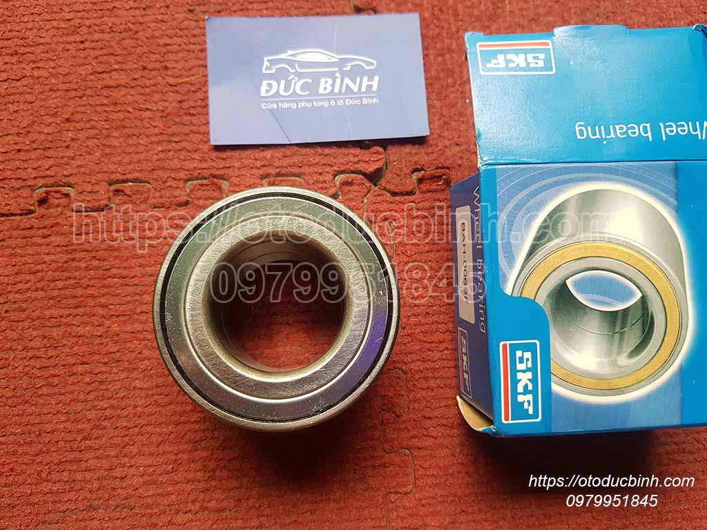 Bi moay ở trước Ford Escape BAH-0069F bah-0069f
