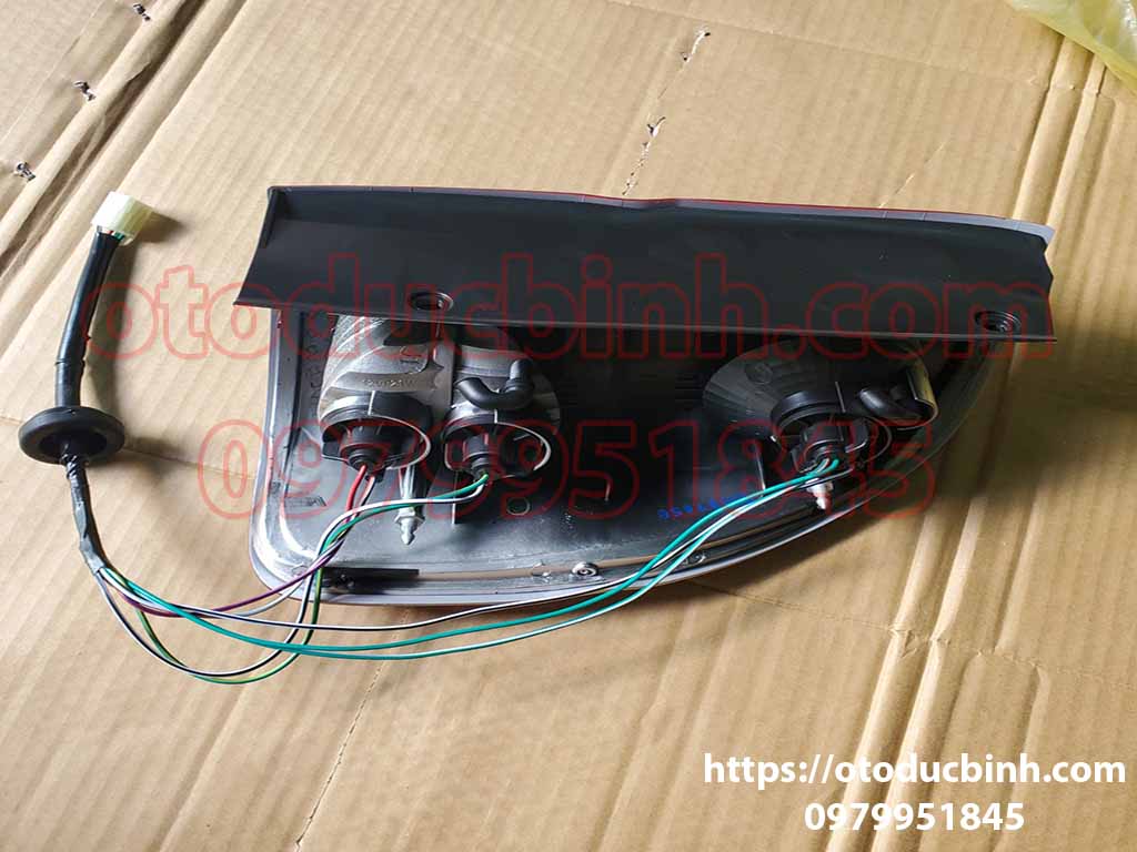 Đèn hậu Isuzu Hilander 2002-2007 2131928la (l), 213928ra (r)