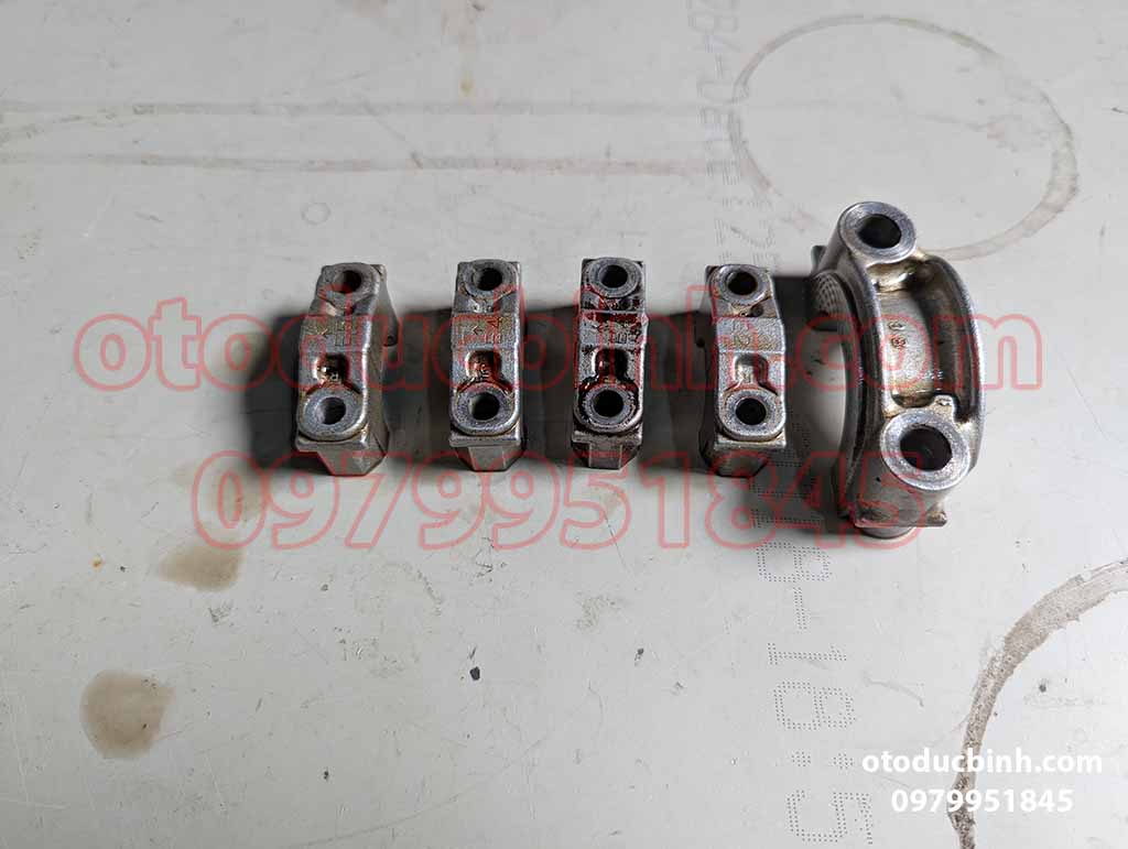 Gối đỡ trục cam Camry 2.5 to, nhỏ bãi