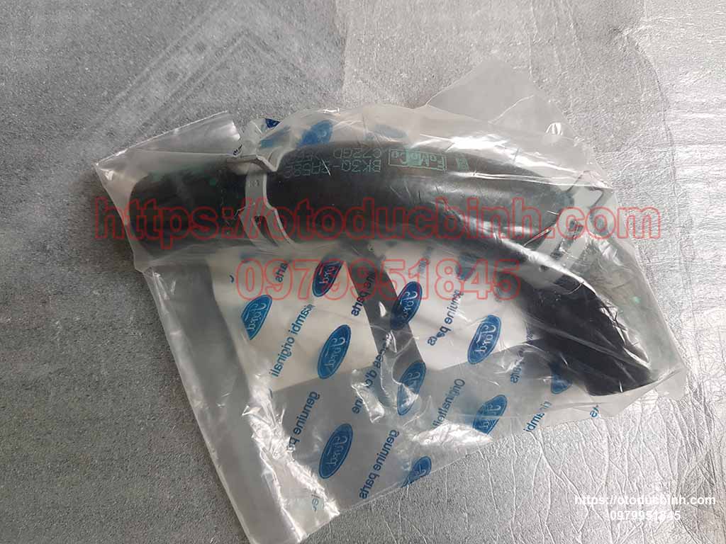 Ống tuy ô nước đuôi bơm nước Ford Ranger, Mazda BT50 3.2