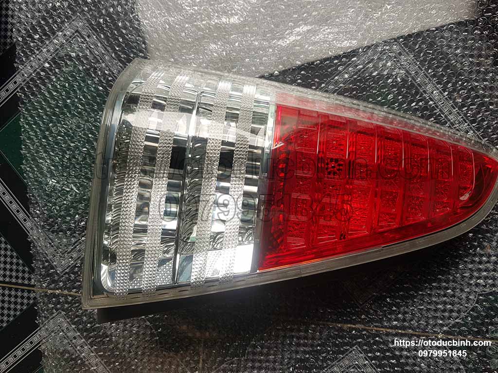 Đèn hậu Innova chính hãng