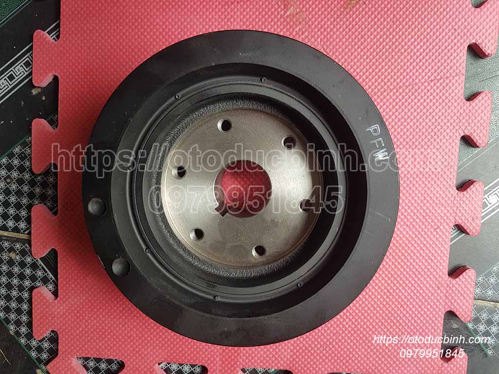 Buly đầu trục cơ Hyundai County 3 rãnh bằng nhau