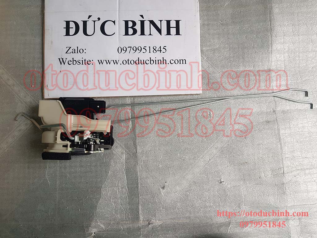 Ổ khoá ngậm cửa sau phụ Kia Morning 2012-2015