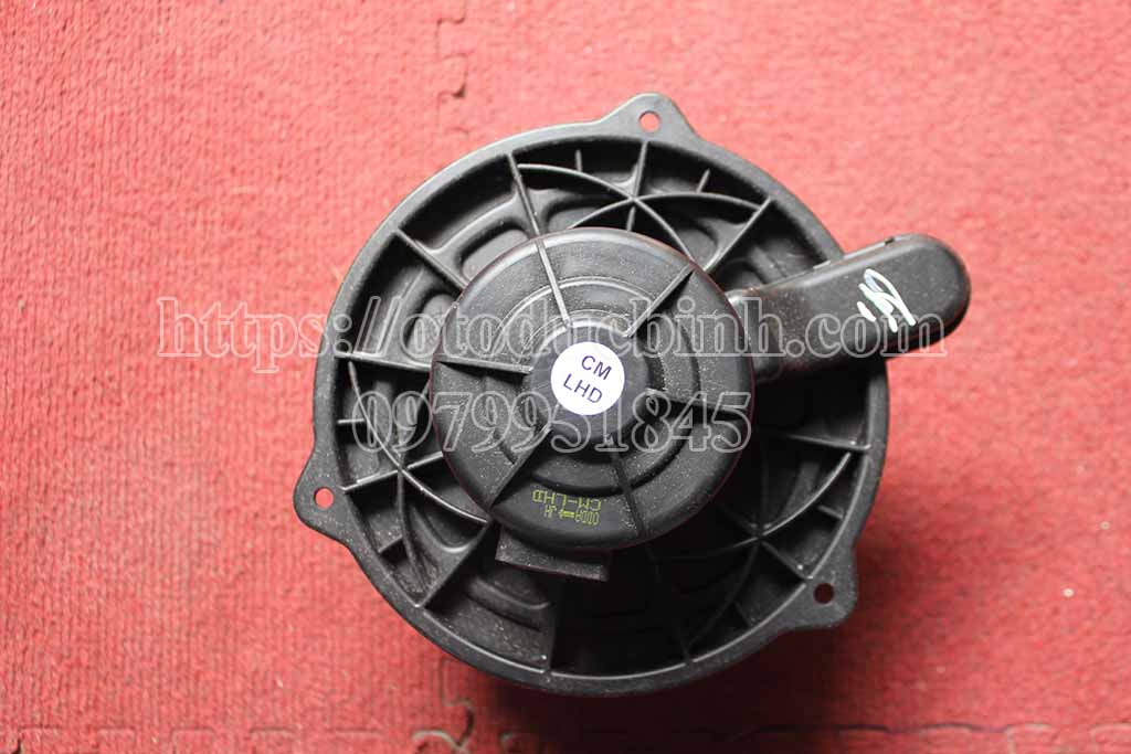 Quạt gió điều hoà Hyundai Santafe 2006-2009 971131u000