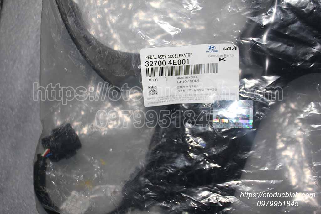 Chân ga điện Kia Bongo 3 327004e001, 327004E002