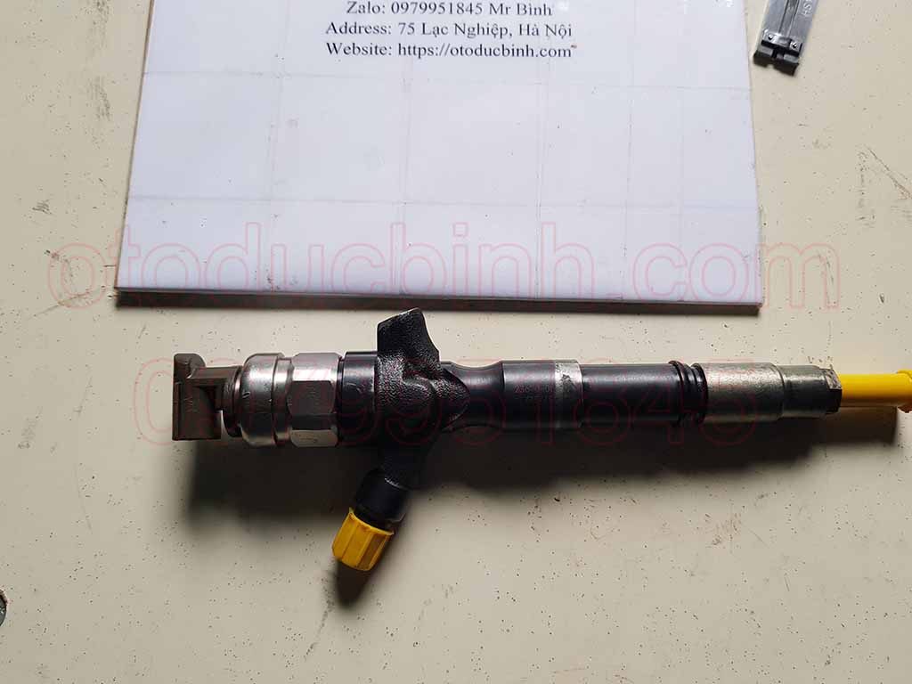 Kim phun Toyota Hiace