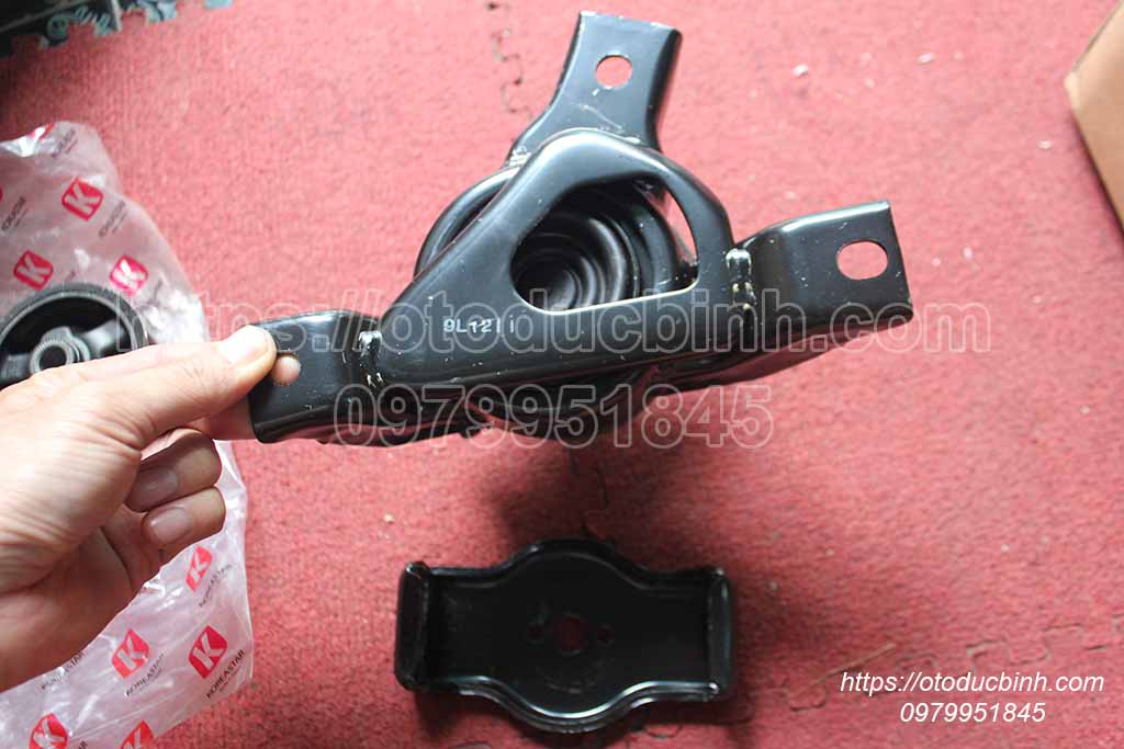 Chân máy thuỷ lực Hyundai Getz 218101c120