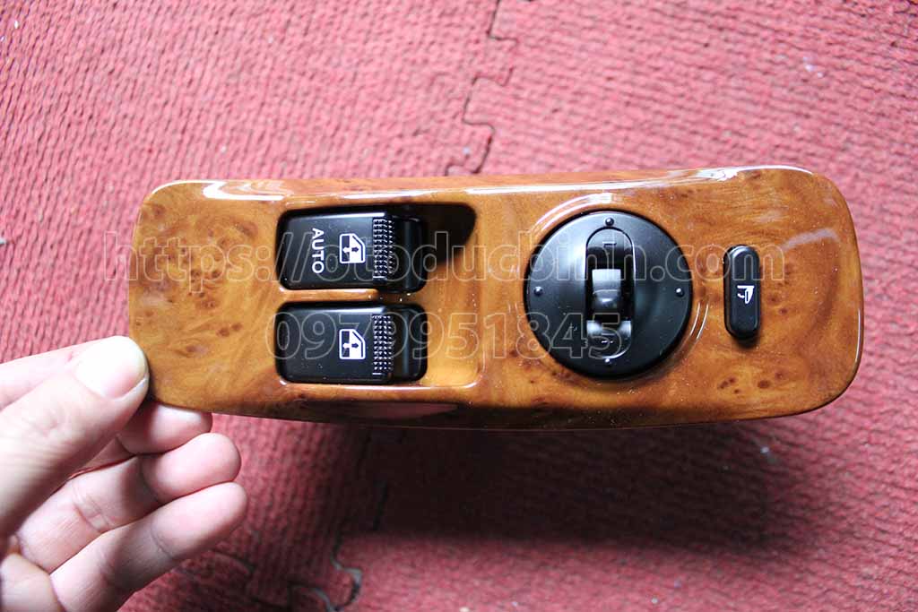 Công tắc nâng kính, chỉnh gương Hyundai Porter 935704f351wl