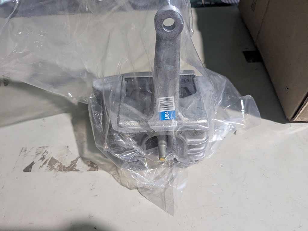 Chân máy thuỷ lực Elantra 2018-2021 , Kona 2018-2021, Seltos 2020-2024|