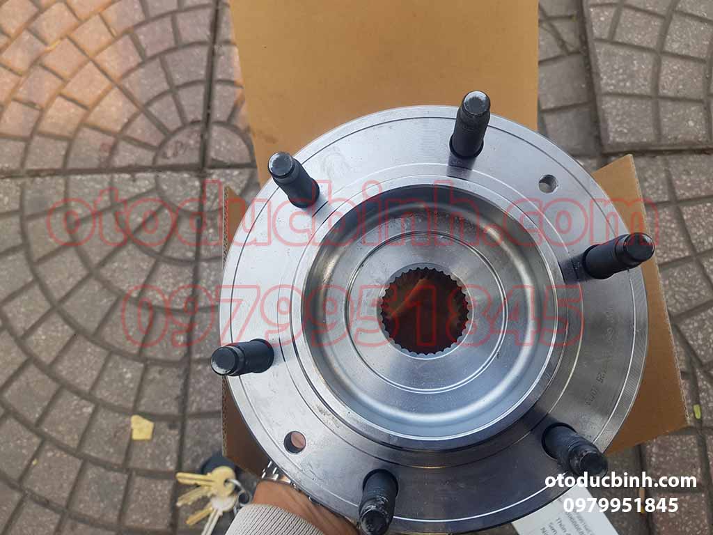 Cụm bi moay ơ trước Chevrolet Corolado ( 2 cầu )