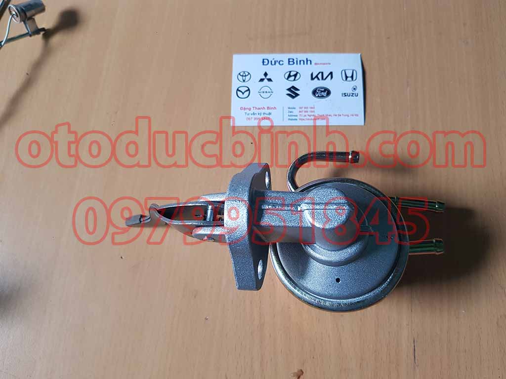 Bơm xăng tay Mitsubishi Pajero V32