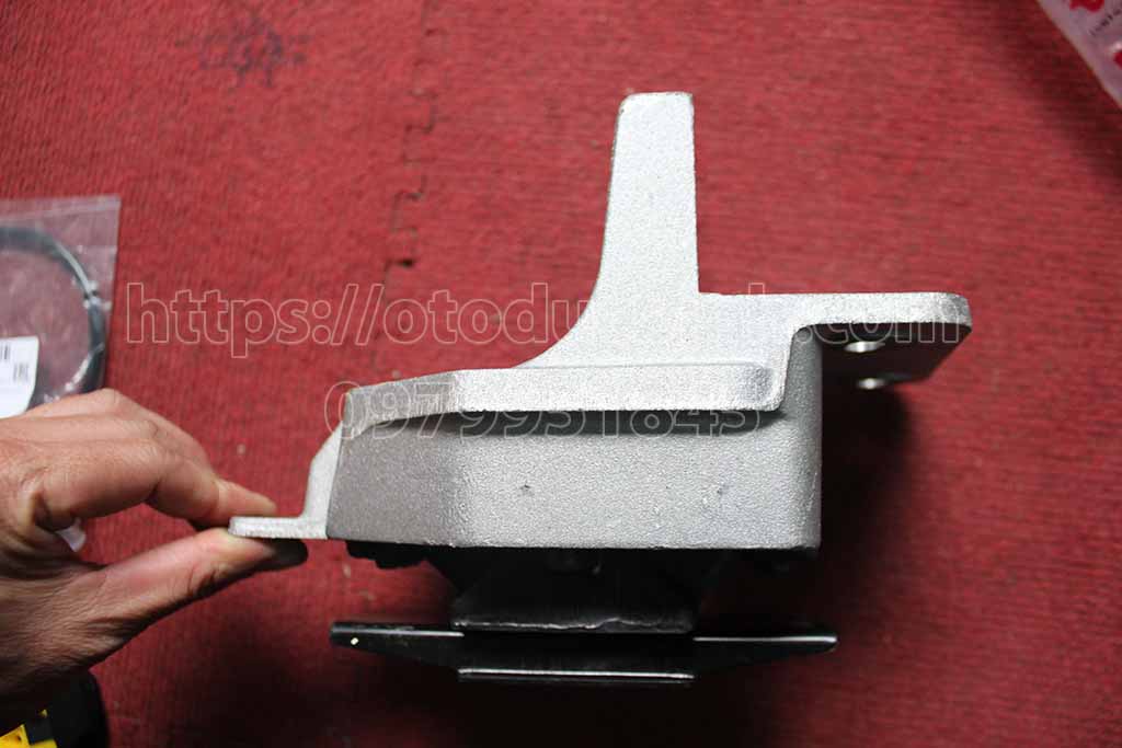 Chân máy hộp số trái Daewoo Nubira 96292097