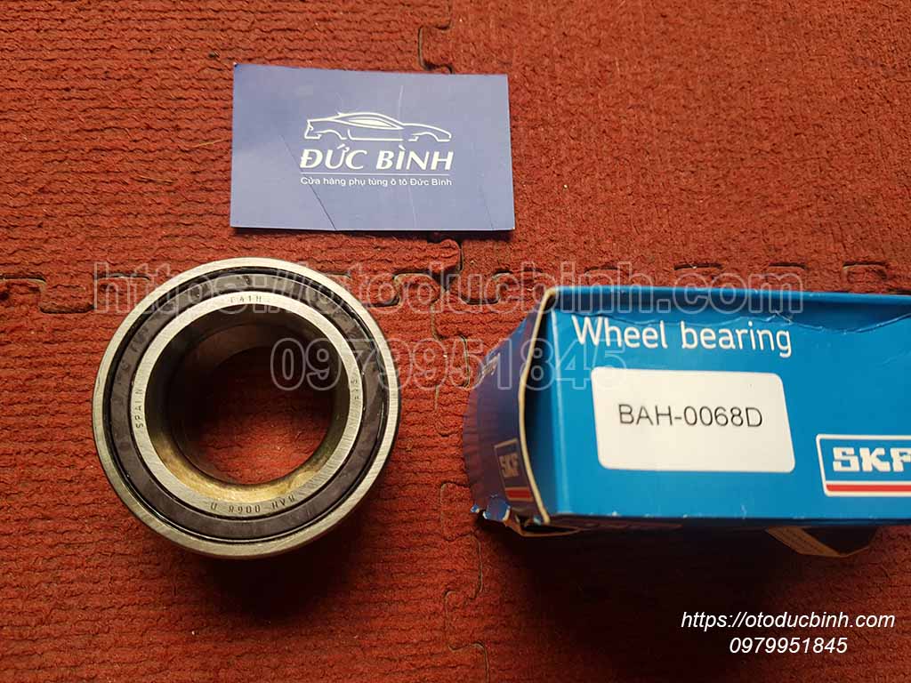 Bi moay ở sau Ford Escape