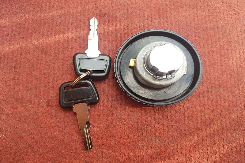 Nắp bình dầu KIA K165, K2700, K3000, Bongo 3 nkr71bjok
