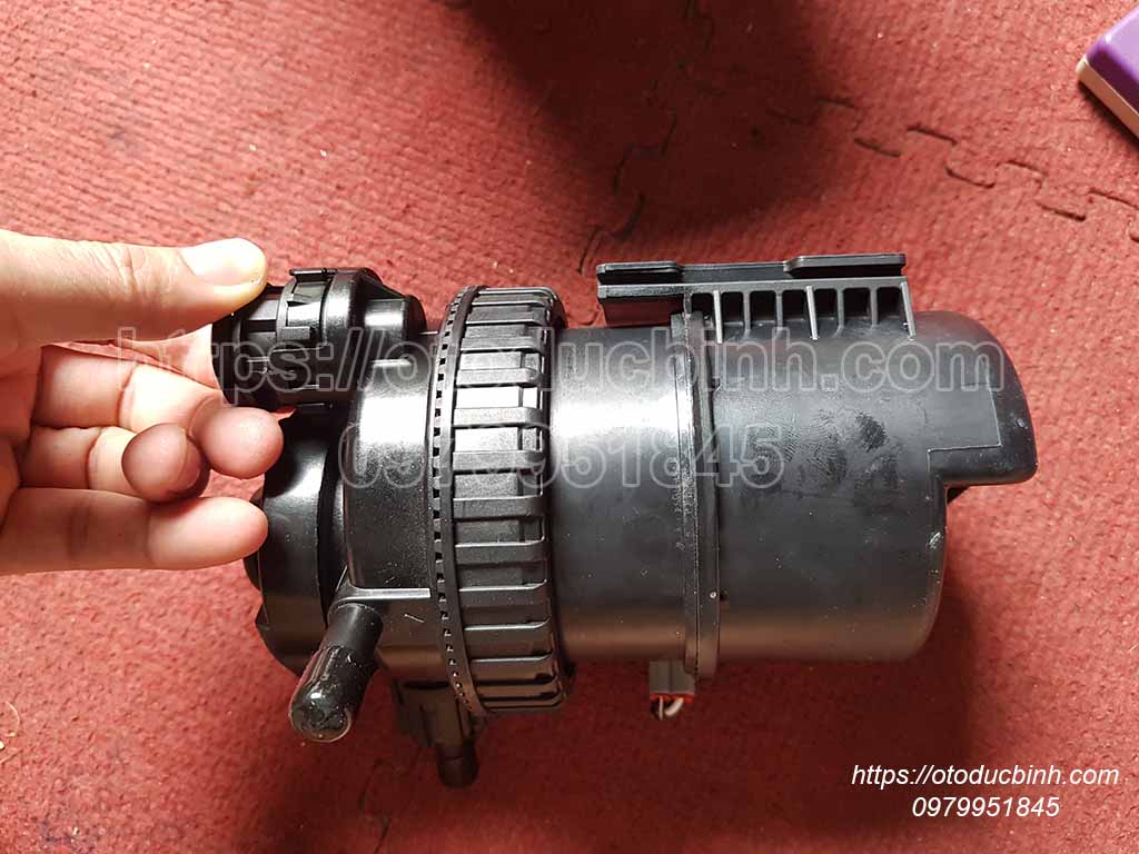 Bơm tay nhiên liệu Hilux, Fortuner, Innova 233000l041