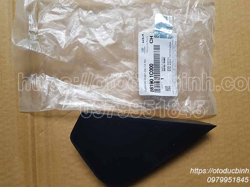 Ốp tam giác ngoài chân kính Hyundai Getz