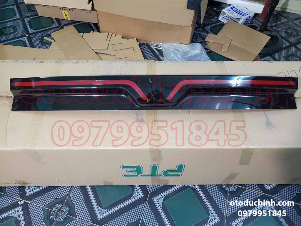 Đèn cốp Vinfast Limo Green