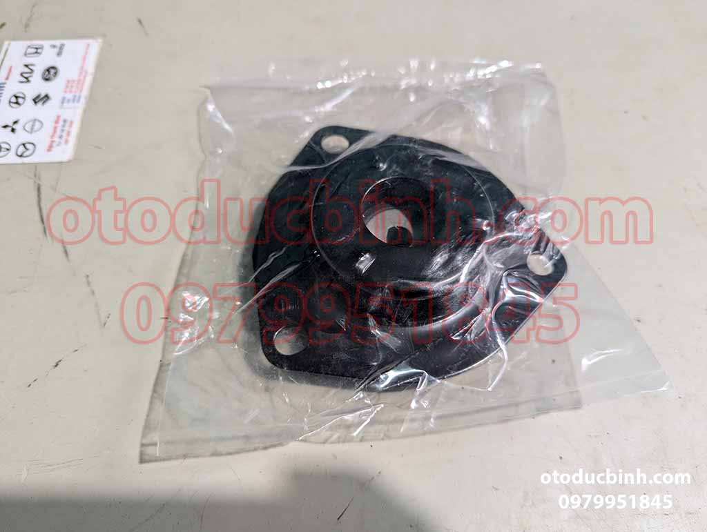Bát bèo giảm xóc trước Nissan Maxima