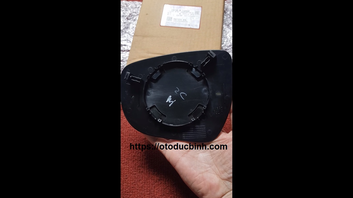 Mặt gương chiếu hậu Suzuki Celerio