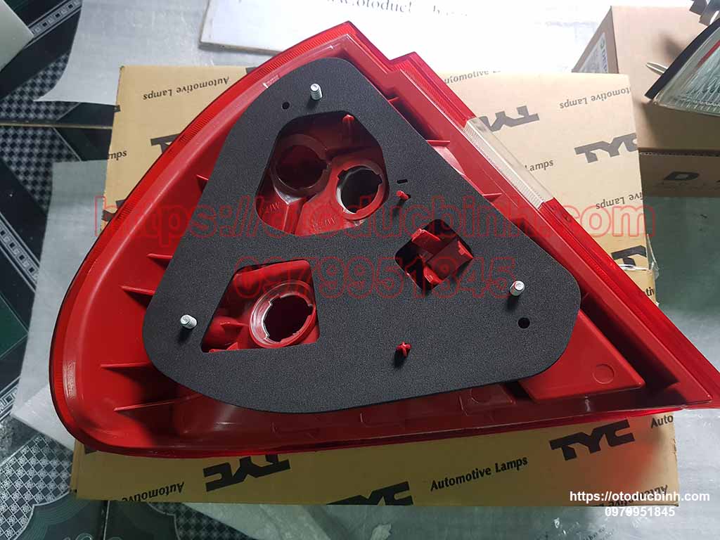 Đèn hậu Mitsubishi Lancer 1995-2003 11A458016B  11457016B