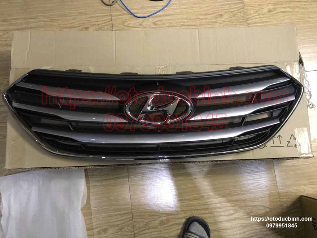 Mặt ca lăng Hyundai Santafe 2012-2015