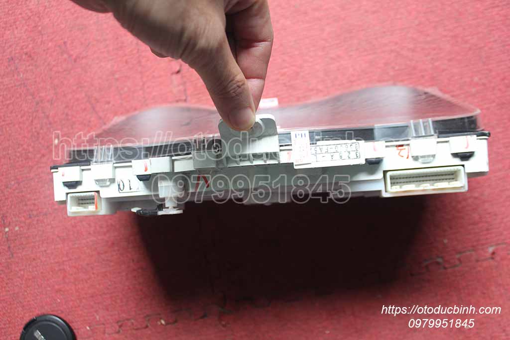 Đồng hồ taplo Toyota Innova 838000KC51 838000kc51
