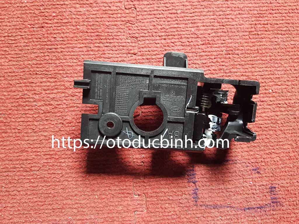 Tay mở cửa trong trước Hyundai i10 82620B4000PYN