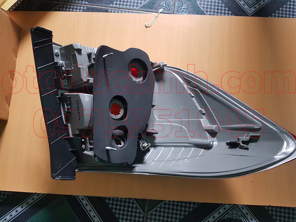 Đèn hậu Toyota Highlander 2008-2010 112-1926R-U, 1121926RU