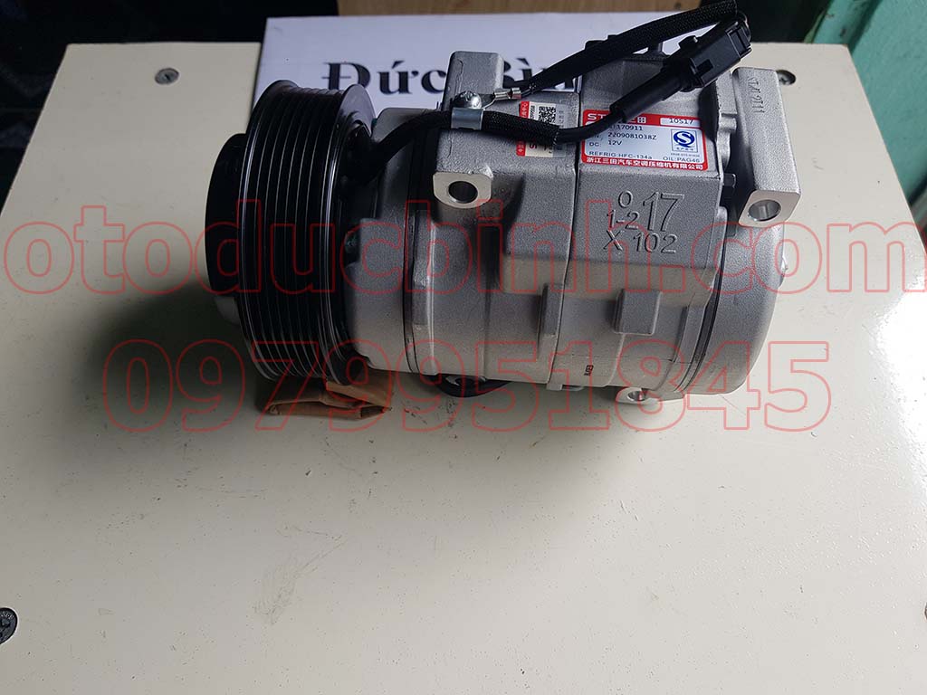 Lốc điều hoà Toyota Hiace máy dầu 883202F020, ST170911