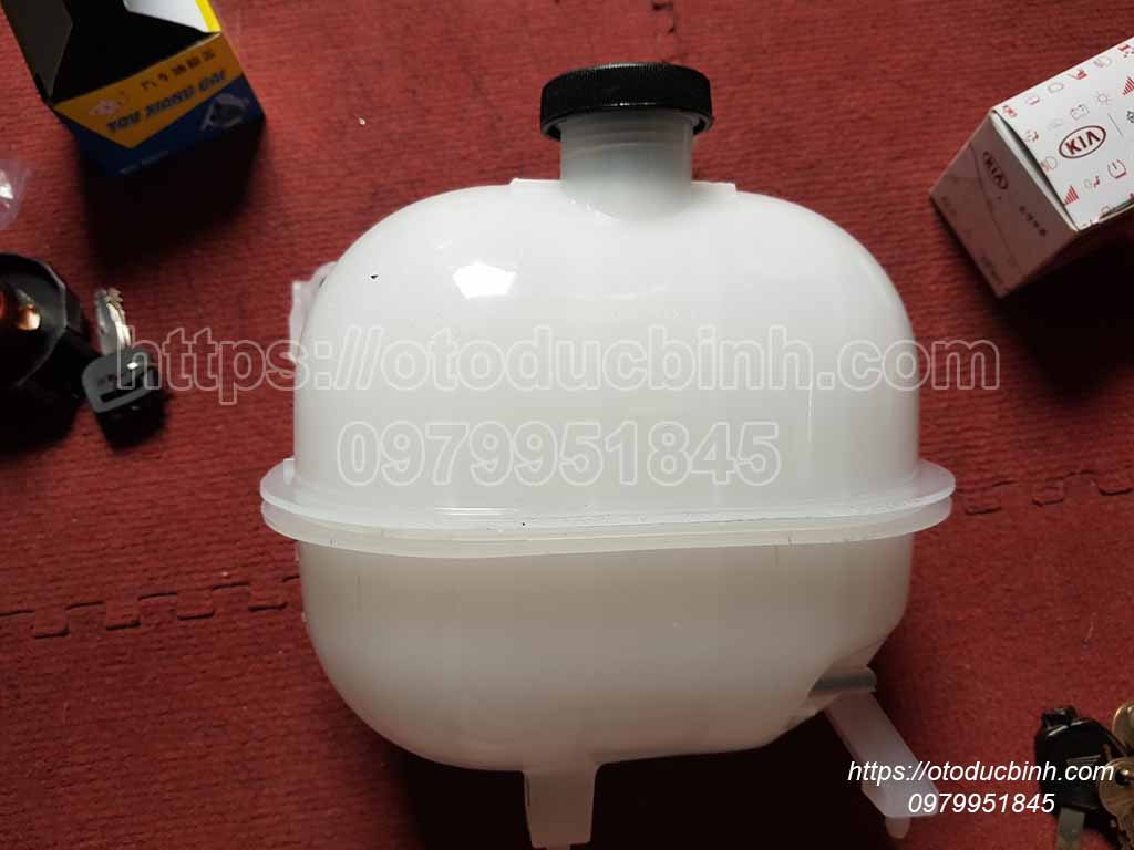 Bình nước phụ Toyota Hiace