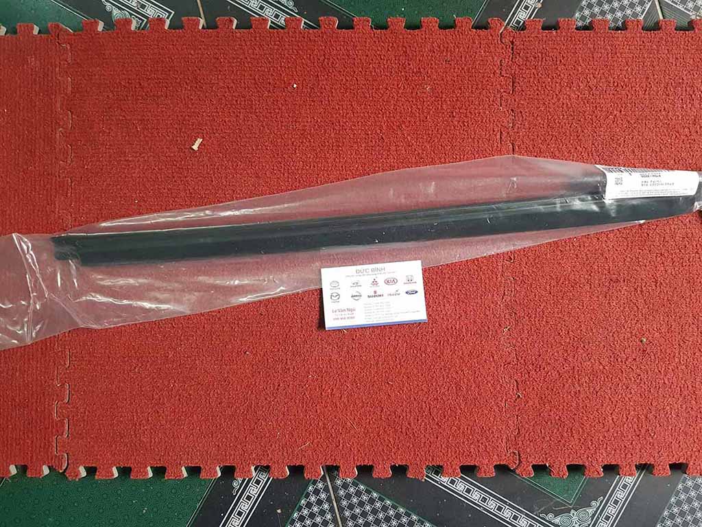 Nẹp chân kính ngoài  Hyundai Getz