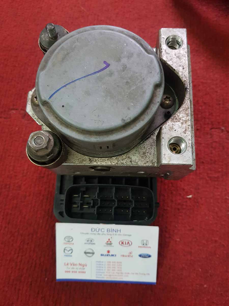 Cụm bơm ABS Toyota Hiace 4451026101 8954196071
