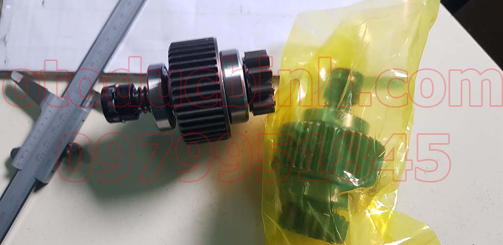 Măng ních đề ISUZU NQR động cơ 4HK1